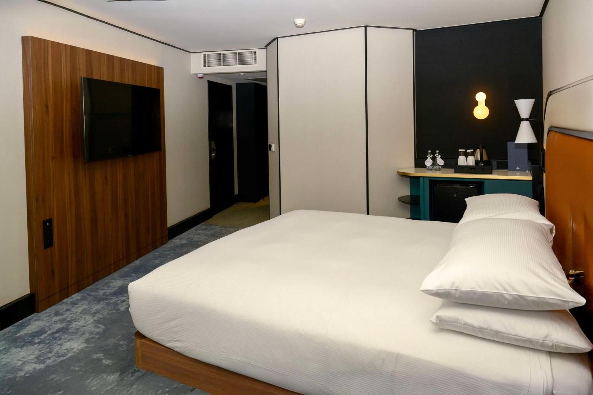 Hilton Paris La Defense Hotel Puteaux Bagian luar foto